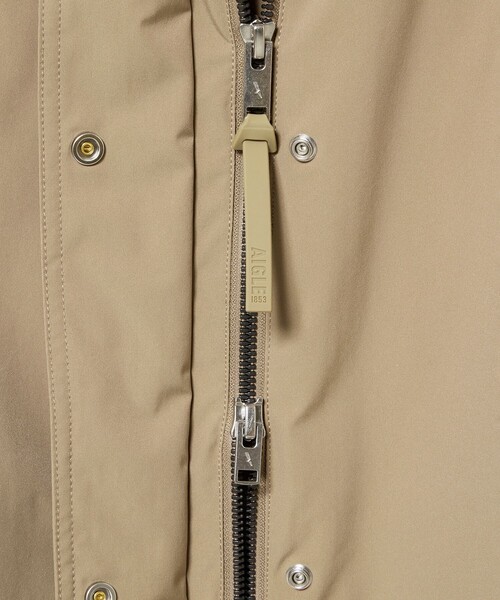AIGLE(エーグル)の「MTD 防風 透湿 防水 プレミアムグースダウンジャケット(ダウンジャケット/コート・レディース・ダークネイビー/ベージュ・38/40/36)」の13枚目の写真