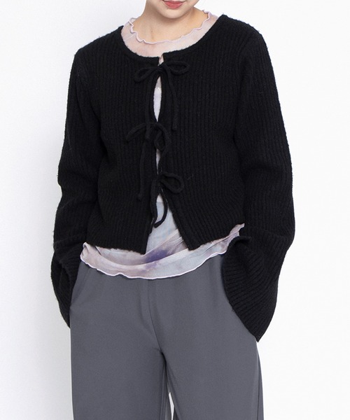 PUNYUS（プニュズ）の「フロントリボンカーディガン（カーディガン/ボレロ・レディース・サックスブルー/ブラック/ホワイト/ブラウン・1/2/3/4）」の3枚目の写真