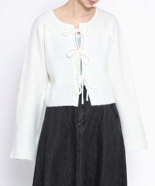 PUNYUS（プニュズ）の「フロントリボンカーディガン（カーディガン/ボレロ・レディース・サックスブルー/ブラック/ホワイト/ブラウン・1/2/3/4）」の9枚目の写真