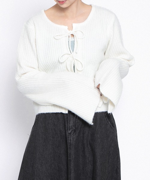 PUNYUS（プニュズ）の「フロントリボンカーディガン（カーディガン/ボレロ・レディース・サックスブルー/ブラック/ホワイト/ブラウン・1/2/3/4）」の13枚目の写真