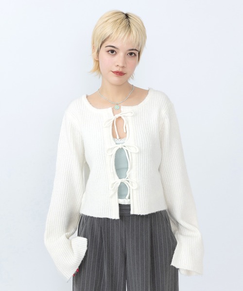 PUNYUS（プニュズ）の「フロントリボンカーディガン（カーディガン/ボレロ・レディース・サックスブルー/ブラック/ホワイト/ブラウン・1/2/3/4）」の7枚目の写真