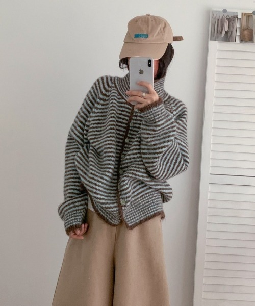 gossip!ロサンゼルス(ゴシップロサンゼルス)の「Y2Kガーリー レトロ配色スタンドカラー ボーダー柄ニットカーディガン(カーディガン/ボレロ・レディース・ブラウン/ライトブルー・FREE)」の19枚目の写真