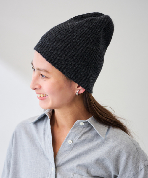 FRAMeWORK(フレームワーク)の「William Brunton 1x1リブビーニー(ニットキャップ/ビーニー・レディース・チャコールグレー/ベージュ・FREE)」の5枚目の写真