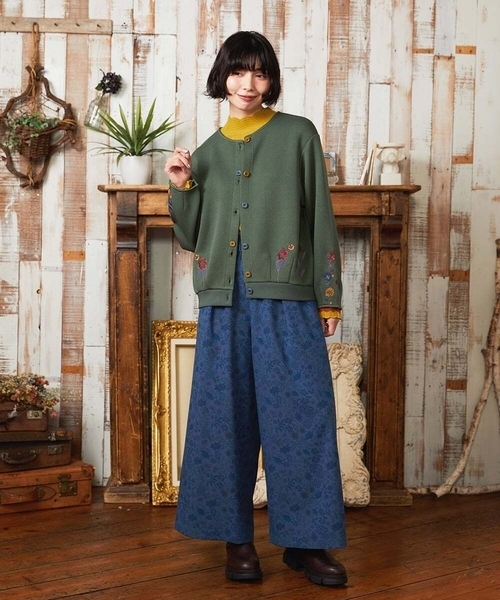 Jocomomola(ホコモモラ)の「Calle de Bordadores フラワープリントワイドパンツ(その他パンツ・レディース・ベージュ/ブルー・40)」の3枚目の写真