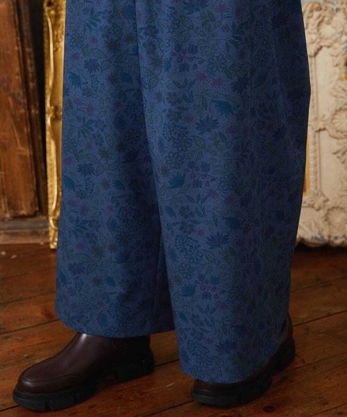 Jocomomola(ホコモモラ)の「Calle de Bordadores フラワープリントワイドパンツ(その他パンツ・レディース・ベージュ/ブルー・40)」の13枚目の写真