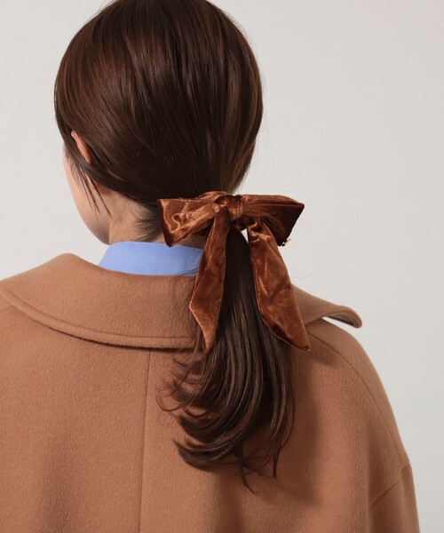 NOLLEY’S（ノーリーズ）の「【nolleys/ノーリーズ】ベロアリボンシュシュ（ヘアゴム・レディース・ブラウン/ブラック・FREE）」の3枚目の写真