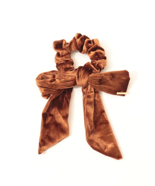 NOLLEY’S（ノーリーズ）の「【nolleys/ノーリーズ】ベロアリボンシュシュ（ヘアゴム・レディース・ブラウン/ブラック・FREE）」の6枚目の写真
