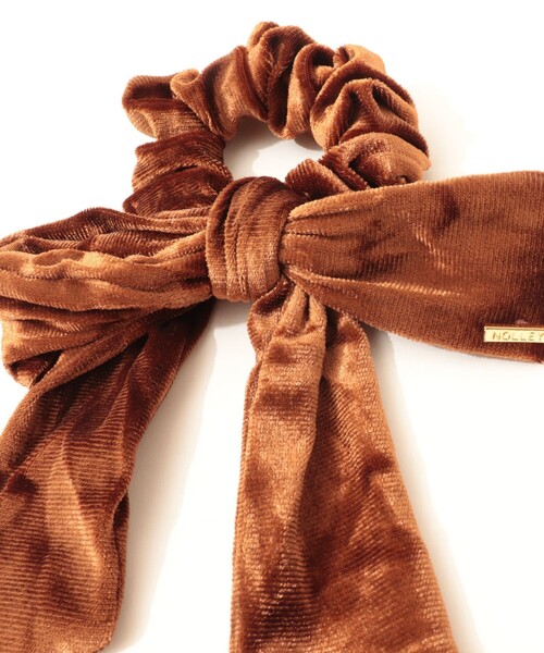 NOLLEY’S（ノーリーズ）の「【nolleys/ノーリーズ】ベロアリボンシュシュ（ヘアゴム・レディース・ブラウン/ブラック・FREE）」の7枚目の写真