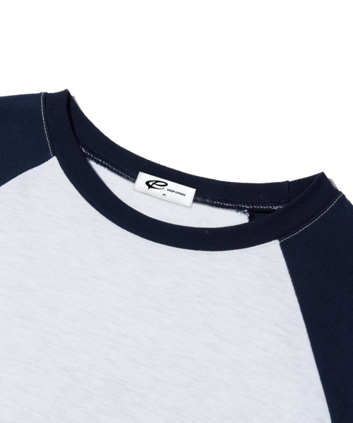 PAGESIISII（ページシシ）の「スクエアボックステキストプリントオーバーサイズロングスリーブネイビー（Tシャツ/カットソー・レディース・その他・MEDIUM/LARGE）」の4枚目の写真