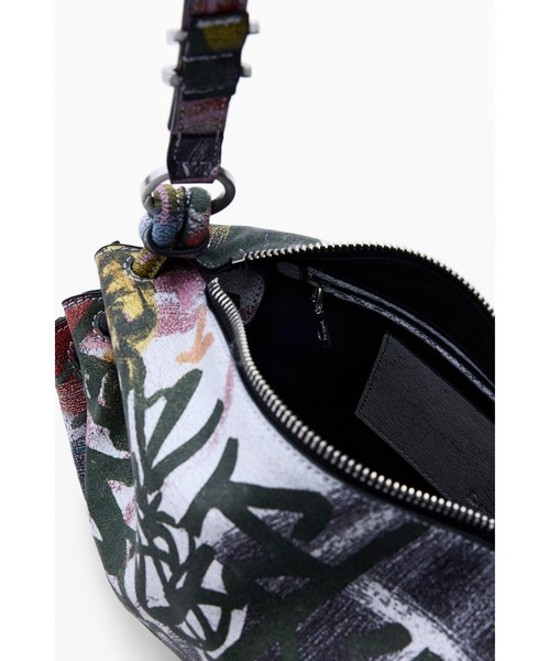 Desigual(デシグアル)の「アーティプリント グラフティーミニショルダーバッグ(ショルダーバッグ・レディース・マルチ・FREE)」の6枚目の写真