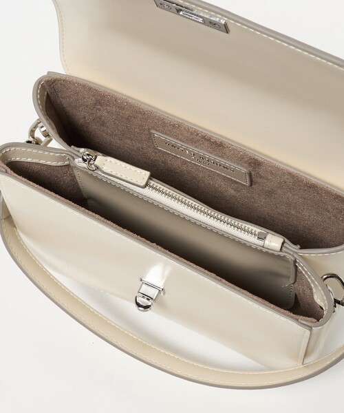 UNITED ARROWS（ユナイテッドアローズ）の「フラップ コンパートメント ショルダーバッグ（ショルダーバッグ・レディース・オフホワイト/ブラック・FREE）」の22枚目の写真