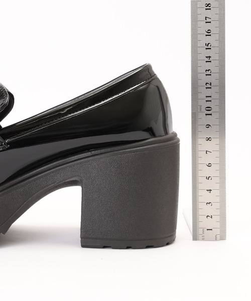 Lace Ladies(レースレディース)の「パテント調 ボリューム ヒール コイン ローファー(ローファー・レディース・ブラック・22.5cm/23cm/23.5cm/24cm/24.5cm)」の17枚目の写真