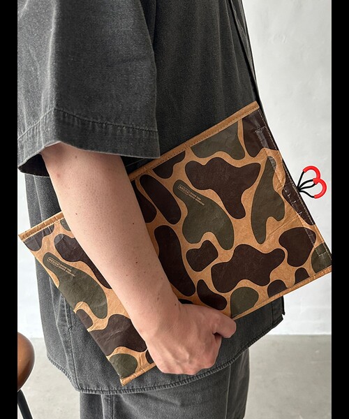 WEEKEND(ER)(ウィークエンダー)の「【WEEKEND(ER)/ウィークエンダー】TYPC CASE26SS/ティーワイピーシーケース26エスエス/ユニセックス/【WEB限定】(バックパック/リュック・メンズ・ベージュ/グレー・フリー)」の3枚目の写真