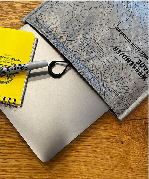 WEEKEND(ER)(ウィークエンダー)の「【WEEKEND(ER)/ウィークエンダー】TYPC CASE26SS/ティーワイピーシーケース26エスエス/ユニセックス/【WEB限定】(バックパック/リュック・メンズ・ベージュ/グレー・フリー)」の1枚目の写真