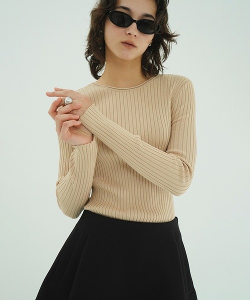 CLANE(クラネ)の「W FACE GOLD BUTTON KNIT TOPS(ニット/セーター・レディース・ブラック/アイボリー/ベージュ・1/2)」の5枚目の写真