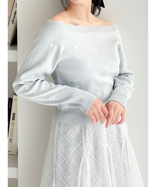 dazzlin(ダズリン)の「オフショルスカラップハートニット(ニット/セーター・レディース・ピンク/レッド/ネイビー/ミント/オフホワイト・FREE)」の1枚目の写真