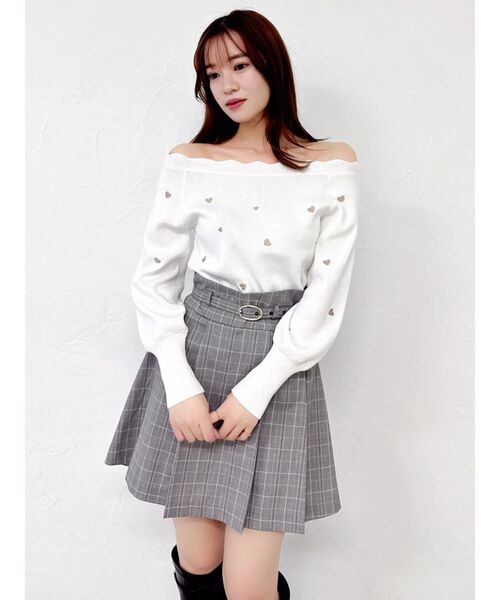 dazzlin(ダズリン)の「オフショルスカラップハートニット(ニット/セーター・レディース・ピンク/レッド/ネイビー/ミント/オフホワイト・FREE)」の11枚目の写真