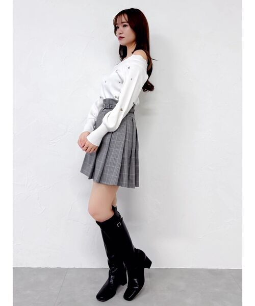 dazzlin(ダズリン)の「オフショルスカラップハートニット(ニット/セーター・レディース・ピンク/レッド/ネイビー/ミント/オフホワイト・FREE)」の16枚目の写真