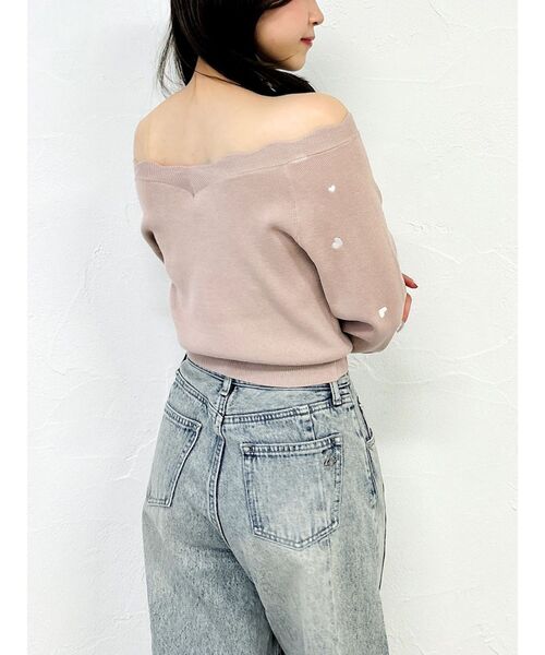 dazzlin(ダズリン)の「オフショルスカラップハートニット(ニット/セーター・レディース・ピンク/レッド/ネイビー/ミント/オフホワイト・FREE)」の20枚目の写真