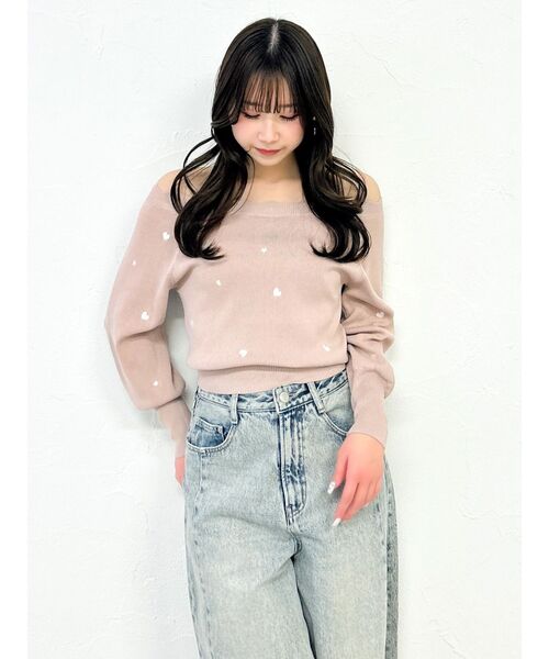 dazzlin(ダズリン)の「オフショルスカラップハートニット(ニット/セーター・レディース・ピンク/レッド/ネイビー/ミント/オフホワイト・FREE)」の22枚目の写真