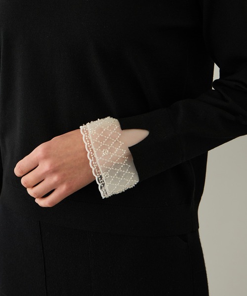 ROPE'(ロペ)の「ビジューレース襟ニットプルオーバー/イージーケア(ニット/セーター・レディース・ブラック/オフホワイト・FREE)」の12枚目の写真