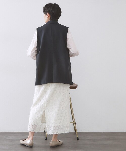 OPAQUE.CLIP（オペークドットクリップ）の「金ボタンダブルブレストテーラードジレ/セットアップ対応【洗える】《S～LL》（ベスト・レディース・ネイビー/ライトベージュ・40/38/36/42）」の11枚目の写真