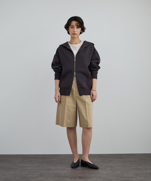 SALON adam et rope'(サロン アダム エ ロペ)の「クレープスウェットライクジップパーカー(パーカー・レディース・グリーン系その他/オフホワイト/チャコールグレー・FREE)」の4枚目の写真