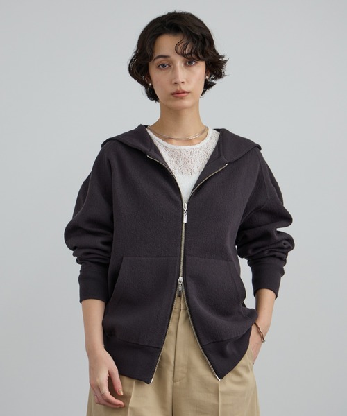 SALON adam et rope'(サロン アダム エ ロペ)の「クレープスウェットライクジップパーカー(パーカー・レディース・グリーン系その他/オフホワイト/チャコールグレー・FREE)」の8枚目の写真