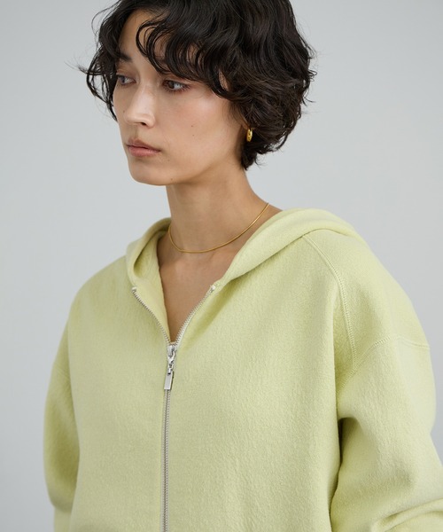 SALON adam et rope'(サロン アダム エ ロペ)の「クレープスウェットライクジップパーカー(パーカー・レディース・グリーン系その他/オフホワイト/チャコールグレー・FREE)」の14枚目の写真