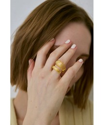 un/neu（アンノイ）の「ボリュームレイヤードリング / クリアカラーリング（リング）」