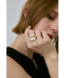 un/neu（アンノイ）の「ボリュームレイヤードリング / クリアカラーリング（リング）」