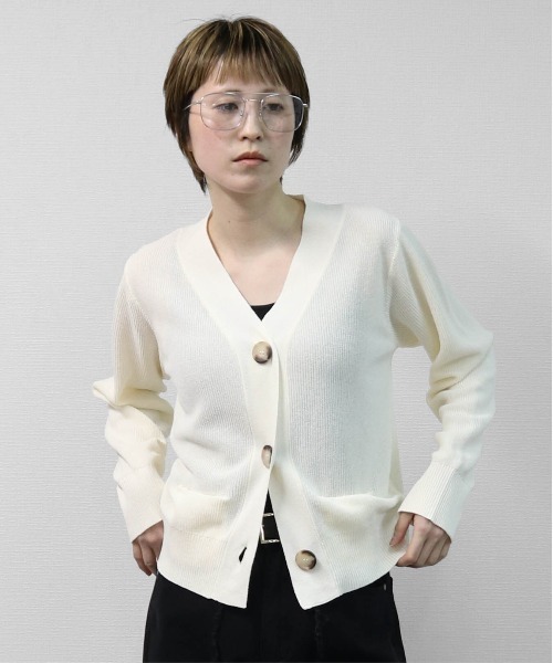 THE CELL.(ザセルドット)の「ハイツイストヤーン片畦ビッグボタンカーディガン HIGH TWIST YARN HALF STITCH BIG BUTTON CARDIGAN(カーディガン/ボレロ・レディース・オフホワイト/ブラック/グレイッシュベージュ・FREE)」の22枚目の写真