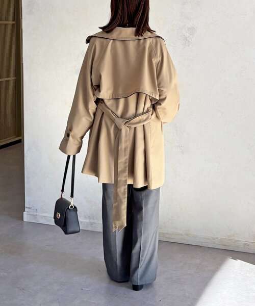 Thevon（ゼボン）の「パイピングミドルトレンチコート（トレンチコート・レディース・ベージュ/ネイビー・FREE）」の20枚目の写真