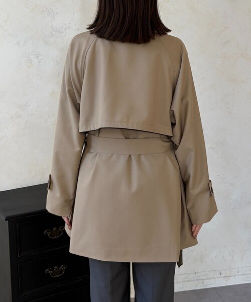 Thevon（ゼボン）の「パイピングミドルトレンチコート（トレンチコート・レディース・ベージュ/ネイビー・FREE）」の3枚目の写真
