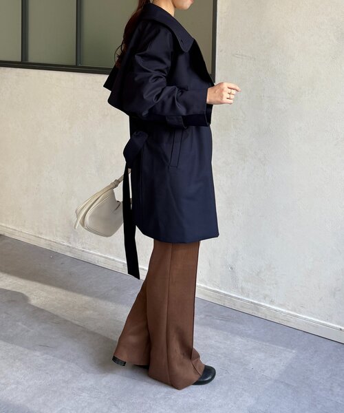 Thevon（ゼボン）の「パイピングミドルトレンチコート（トレンチコート・レディース・ベージュ/ネイビー・FREE）」の9枚目の写真