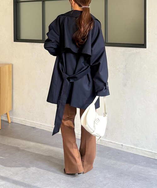 Thevon（ゼボン）の「パイピングミドルトレンチコート（トレンチコート・レディース・ベージュ/ネイビー・FREE）」の10枚目の写真
