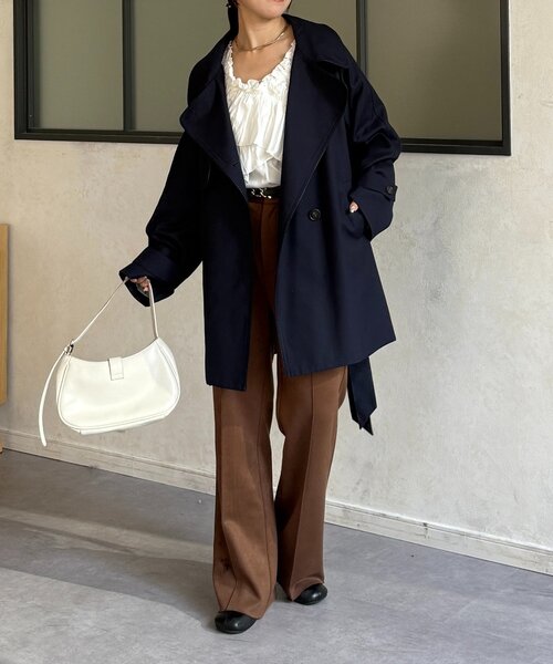 Thevon（ゼボン）の「パイピングミドルトレンチコート（トレンチコート・レディース・ベージュ/ネイビー・FREE）」の11枚目の写真