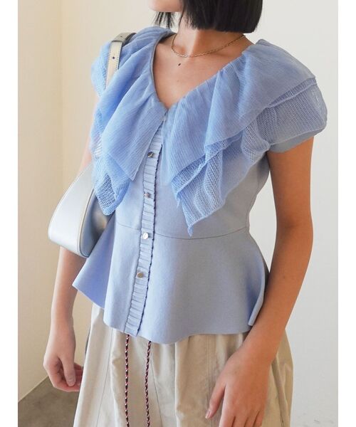 LAGUNAMOON(ラグナムーン)の「メッシュフリルペプラムニットプルオーバー 【夏服】【半袖】【シアートップス】(ニット/セーター・レディース・ブラウン/ホワイト/ブルー・FREE)」の4枚目の写真