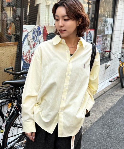 DOUBLE NAME（ダブルネーム）の「【m:rex】ミニ恐竜ワッペンオックスシャツ（シャツ/ブラウス・レディース・グリーン/イエロー・FREE）」の4枚目の写真