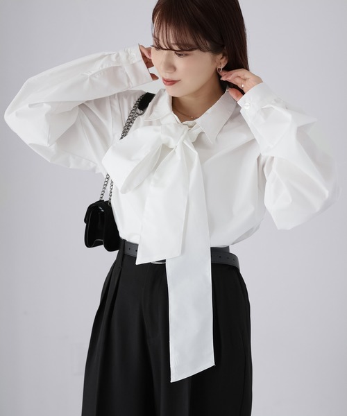 Riberry（リベリー）の「ボウタイリボンシャツ（シャツ/ブラウス・レディース・オフホワイト/ブルー/ブラック・FREE）」の4枚目の写真