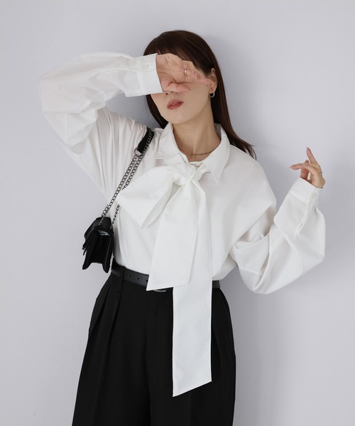 Riberry（リベリー）の「ボウタイリボンシャツ（シャツ/ブラウス・レディース・オフホワイト/ブルー/ブラック・FREE）」の5枚目の写真