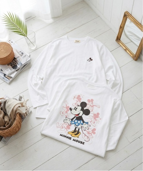 Disney(ディズニー)の「【DISNEY/ディズニー】ミッキーマウス/ミニーマウスプリントロングスリーブTシャツ(Mickey Mouse/Minnie Mouse)(Tシャツ/カットソー・レディース・スミクロ/オフホワイト/ネイビー/オートミール・LARGE/MEDIUM)」の2枚目の写真