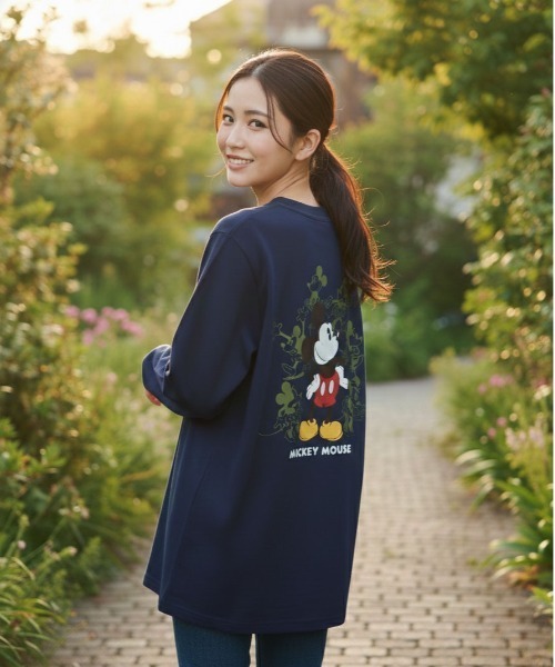 Disney(ディズニー)の「【DISNEY/ディズニー】ミッキーマウス/ミニーマウスプリントロングスリーブTシャツ(Mickey Mouse/Minnie Mouse)(Tシャツ/カットソー・レディース・スミクロ/オフホワイト/ネイビー/オートミール・LARGE/MEDIUM)」の20枚目の写真