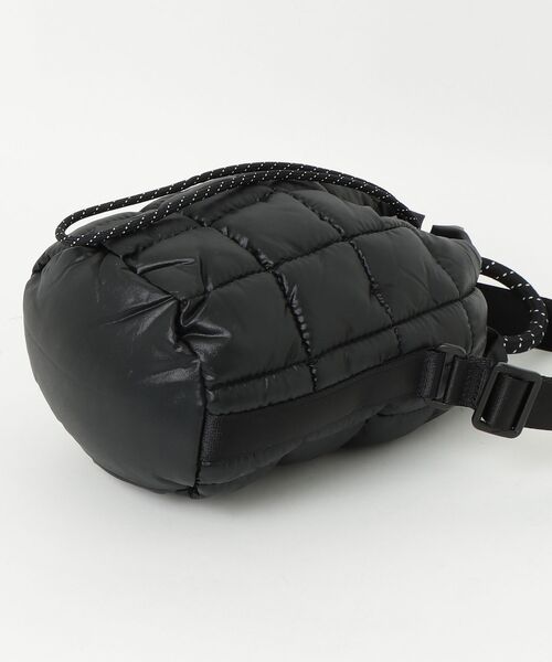 NIKE(ナイキ)の「NIKE NK NSW PUFFLE TINY TOTE HQ6709(ショルダーバッグ・メンズ・ブラック・ONE SIZE)」の3枚目の写真