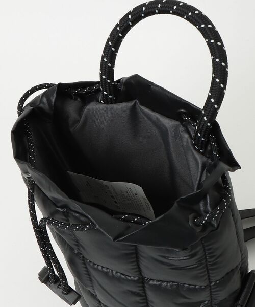 NIKE(ナイキ)の「NIKE NK NSW PUFFLE TINY TOTE HQ6709(ショルダーバッグ・メンズ・ブラック・ONE SIZE)」の4枚目の写真