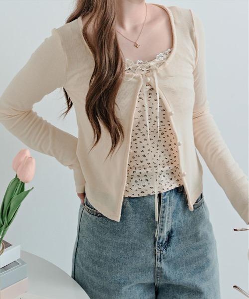 kirakiraShop（キラキラショップ）の「【２点セット】小花柄 キャミソール & リブ ショート カーディガン（カーディガン/ボレロ・レディース・オフホワイト/グレー・FREE）」の6枚目の写真