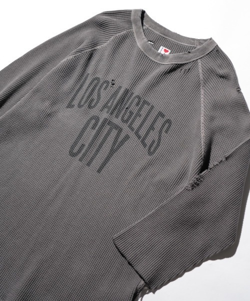 C.E.L.STORE(セルストア)の「I LOVE LA / アイラブエルエー 3/4 SLEEVE PRINTED WAFFLE TEE ダメージ加工 7分丈 ワッフル サーマルカットソー(Tシャツ/カットソー・メンズ・ブラック系その他/ブラック/ナチュラル・MEDIUM/LARGE)」の11枚目の写真