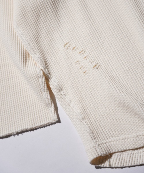 C.E.L.STORE(セルストア)の「I LOVE LA / アイラブエルエー 3/4 SLEEVE PRINTED WAFFLE TEE ダメージ加工 7分丈 ワッフル サーマルカットソー(Tシャツ/カットソー・メンズ・ブラック系その他/ブラック/ナチュラル・MEDIUM/LARGE)」の5枚目の写真