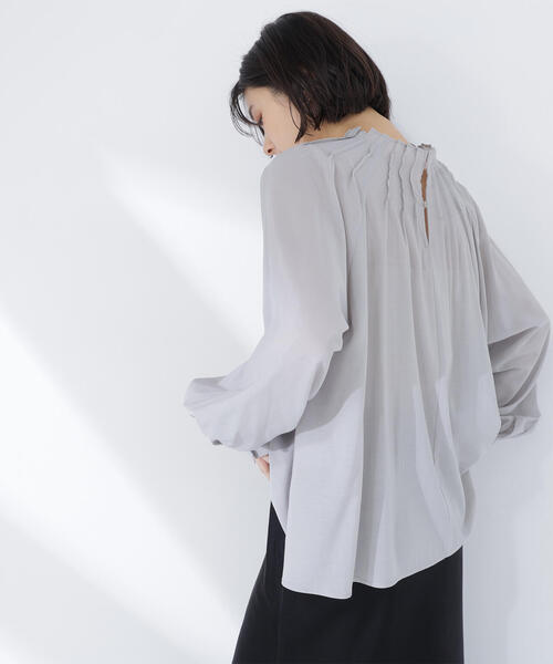 NATURAL BEAUTY BASIC(ナチュラルビューティーベーシック)の「◇タックネックブラウス(シャツ/ブラウス・レディース・グレイッシュベージュ/チャコールグレー/イエロー・FREE)」の5枚目の写真