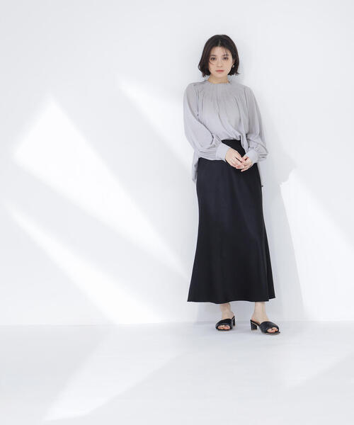 NATURAL BEAUTY BASIC(ナチュラルビューティーベーシック)の「◇タックネックブラウス(シャツ/ブラウス・レディース・グレイッシュベージュ/チャコールグレー/イエロー・FREE)」の10枚目の写真